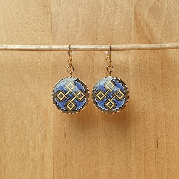 Boucles d'oreille enluminure entrelac or et palmettes bleues