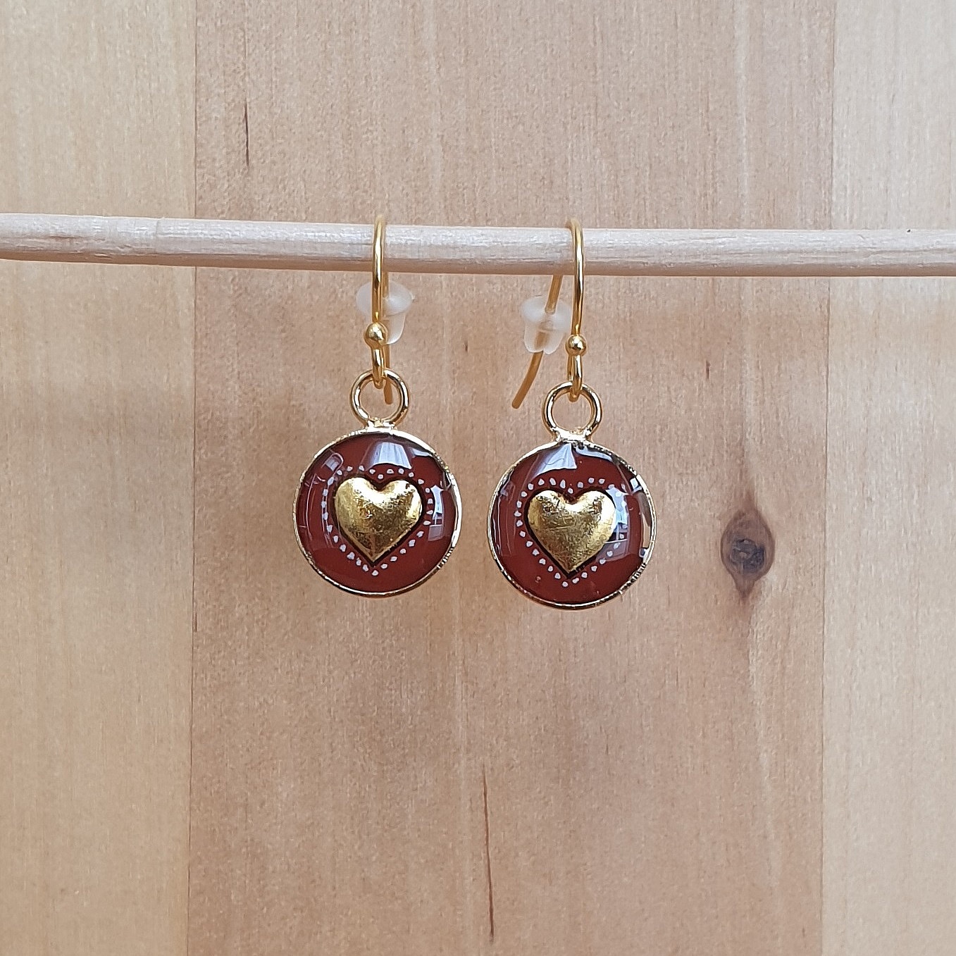 Boucles d'oreille enlumin&eacute;es petit coeur dor&eacute;