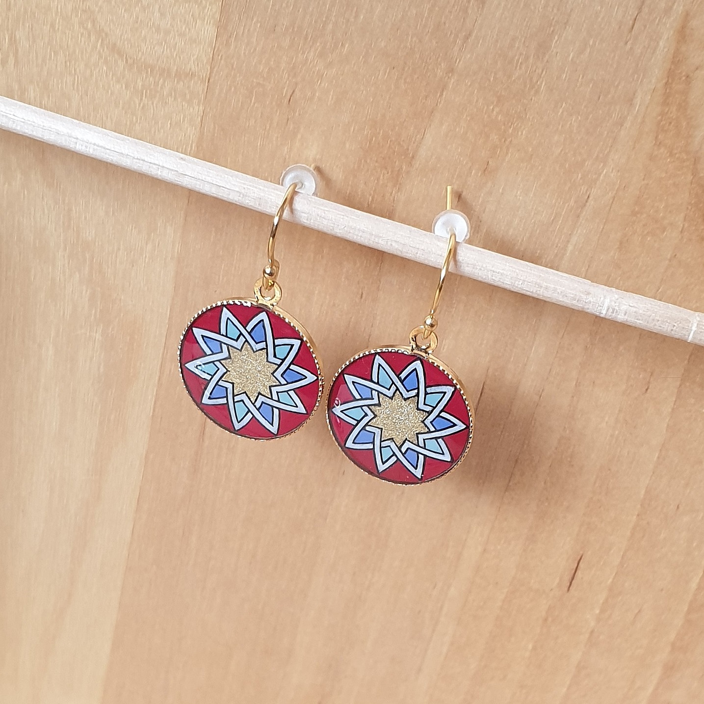 Gull/r&oslash;d/bl&aring;/gr&oslash;nn rosett &oslash;redobber