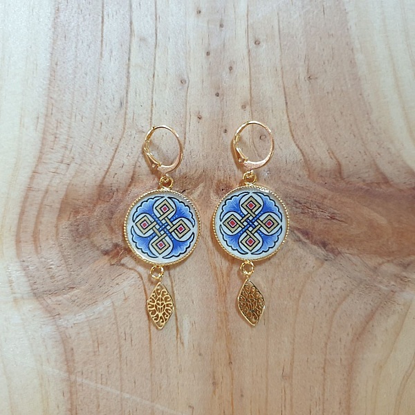 R&oslash;de eller bl&aring; palmetter og gull sammenflettede anheng &oslash;redobber