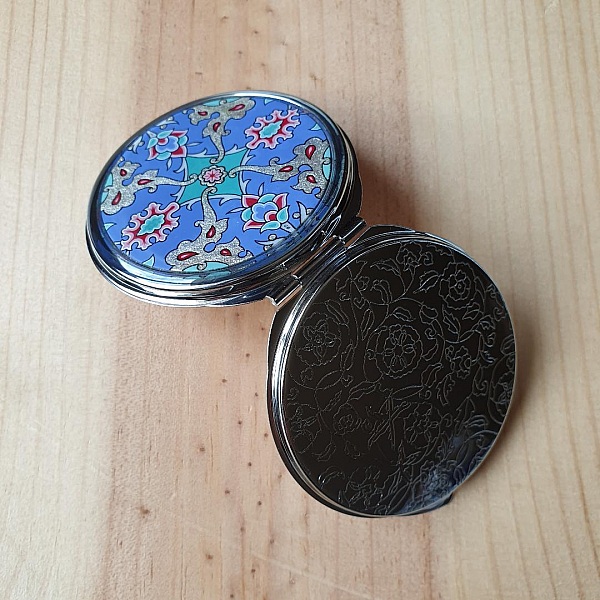 Miroir de sac enluminure fleurs et arabesques