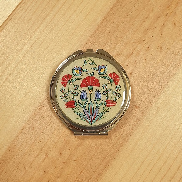 Miroir de sac enluminure fleurs orientales sur parchemin