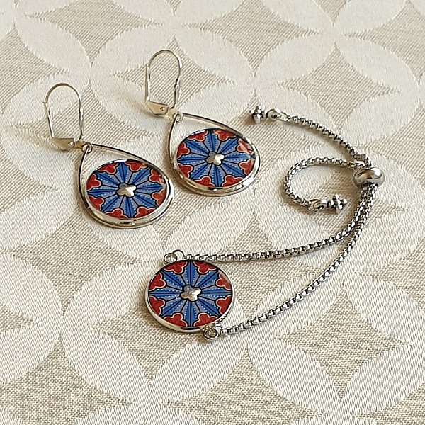 Parure boucles d'oreille et bracelet enluminure rosace gothique argent&eacute;e