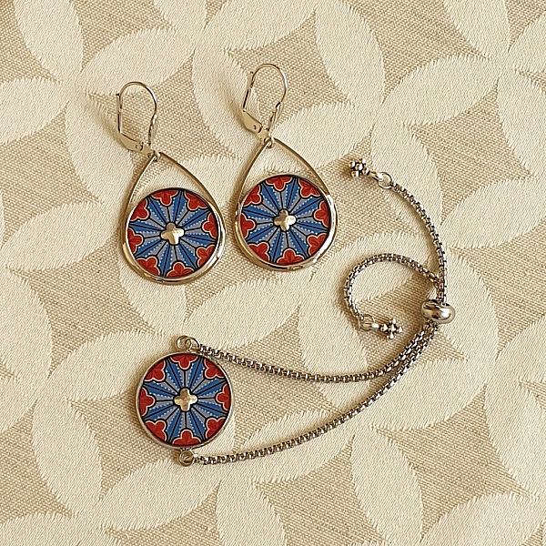 Parure boucles d'oreille et bracelet enluminure rosace gothique argent&eacute;e